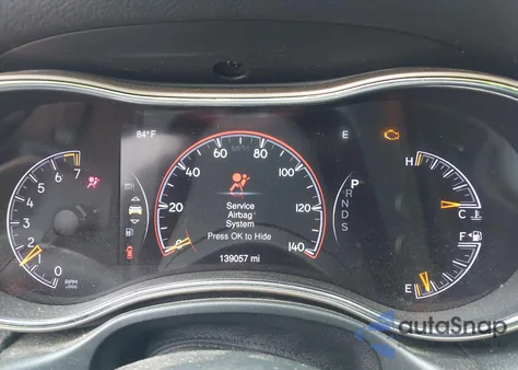 2015 Jeep Grand Cherokee Laredo z USA, uszkodzony, nr VIN 1C4RJFAG3FC140344